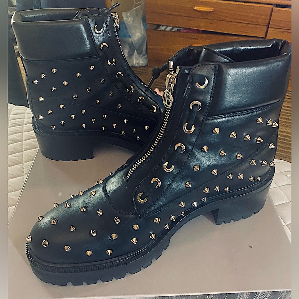 BALMAIN BLACK LEATHER SILVER STUDDED ACCENT BOOTS (AUTHENTIC) WOMENS SIZE 9